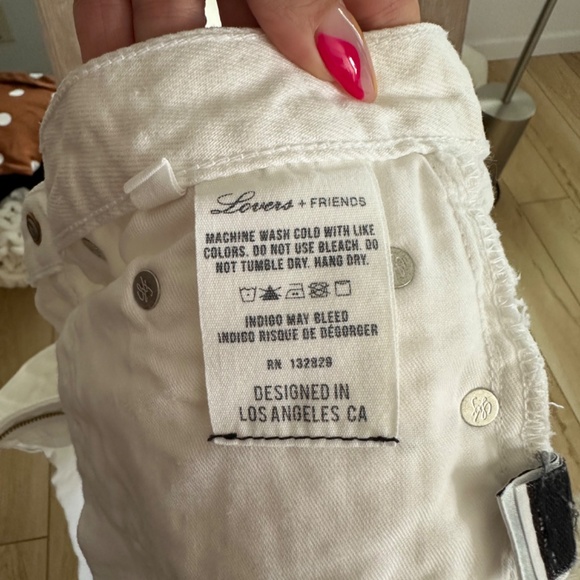 Lovers and Friends White Denim Distressed Cut Off Shorts - Size 29 - Picture 4 of 6
